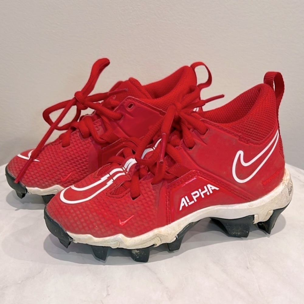 🔥Nike Red Cleats with Lace-Up Design and Ankle Support🔥